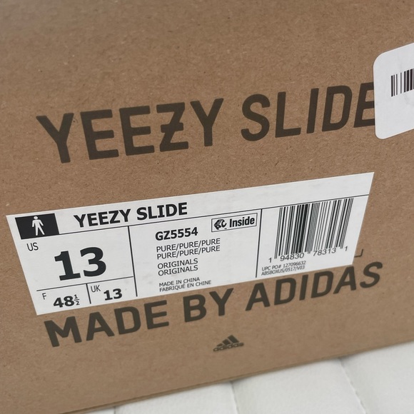 Adidas Yeezy Slide - Picture 5 of 5